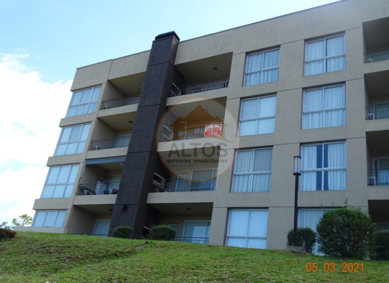 DPTO 2 DORM. FRENTE C/BALCON. COCHERA. VISTA IMPONENTE AL LAGO LOS MOLINOS. PILETA. AMENITIES. COMPLEJO MONTE MOLINOS. VILLA CIUDAD AMERICA.