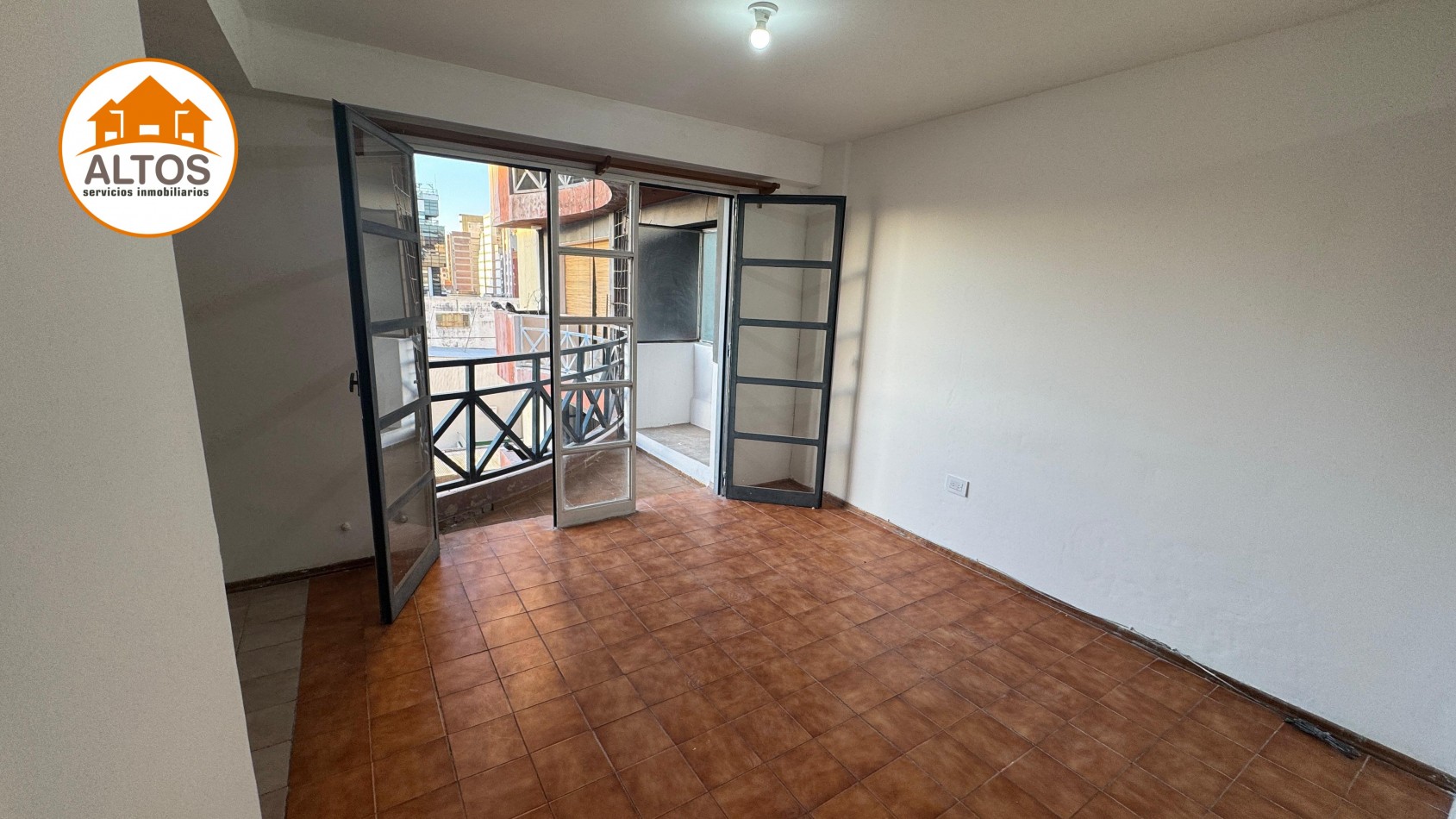 ALQUILO DPTO 1 DORM. BALCON. INTERNO. PISO 5. CASEROS 914 - BARRIO ALBERDI