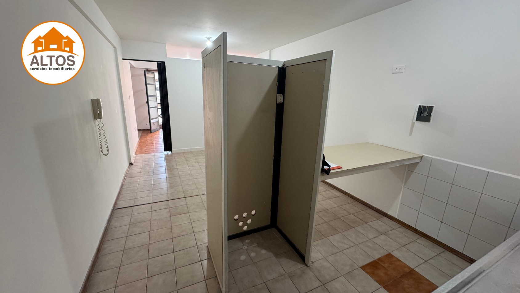 ALQUILO DPTO 1 DORM. BALCON. INTERNO. PISO 5. CASEROS 914 - BARRIO ALBERDI