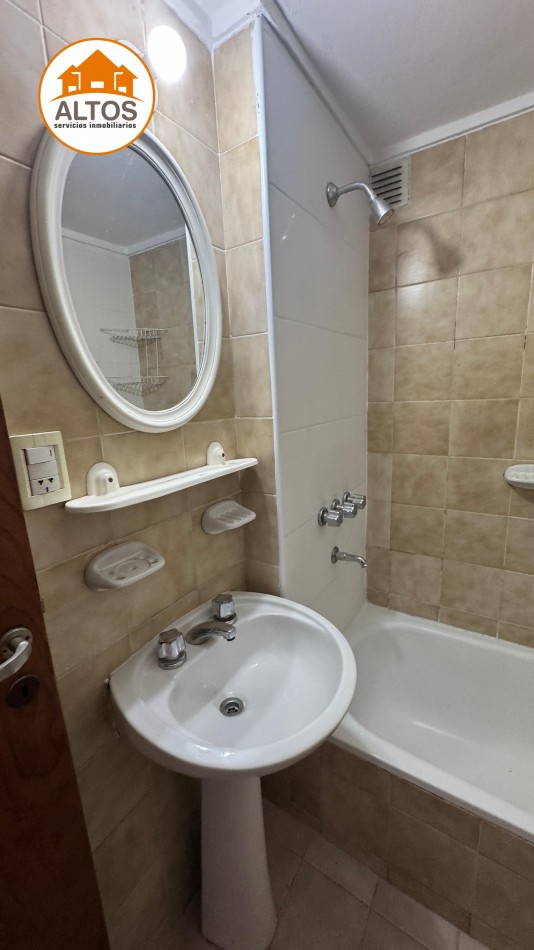ALQUILO DPTO 1 DORM. BALCON. INTERNO. PISO 5. CASEROS 914 - BARRIO ALBERDI