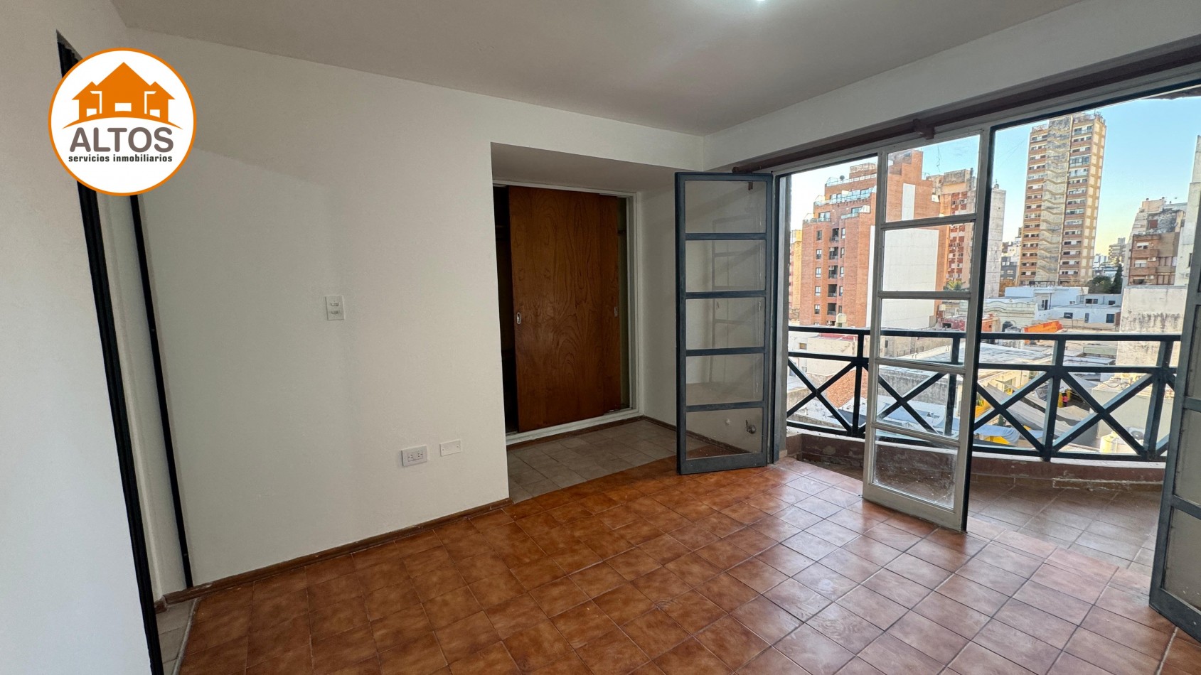 ALQUILO DPTO 1 DORM. BALCON. INTERNO. PISO 5. CASEROS 914 - BARRIO ALBERDI