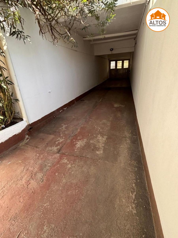 VENTA CASA 3 DORM. COCHERA DOBLE. BARRIO MAIPU