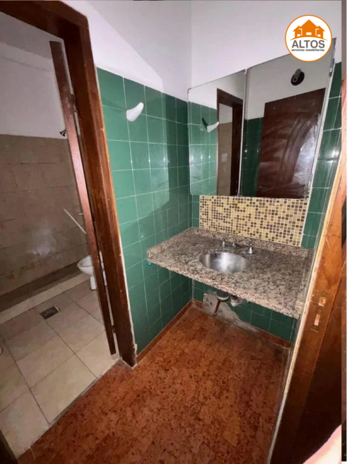 VENTA CASA 3 DORM. COCHERA DOBLE. BARRIO MAIPU