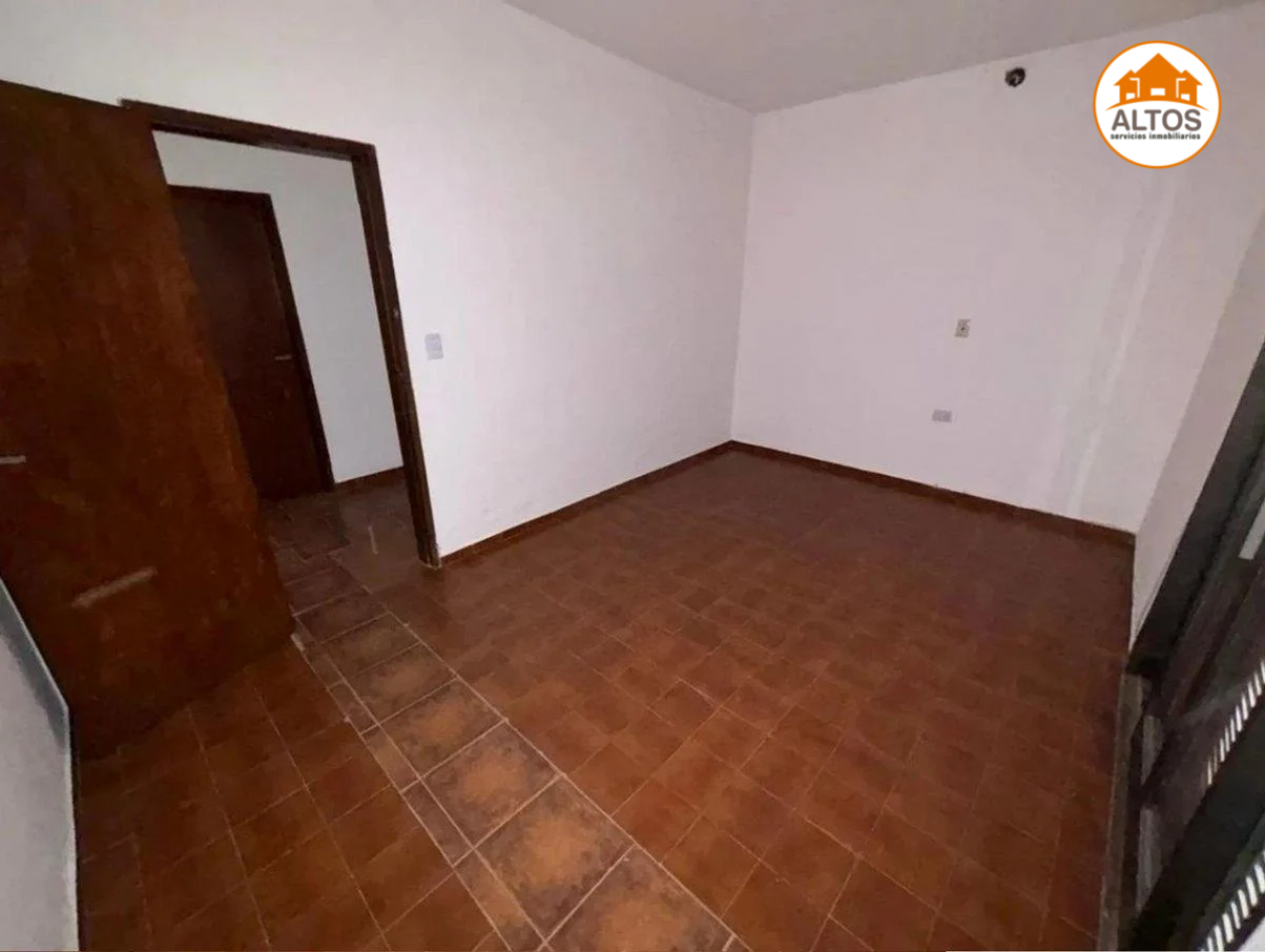 VENTA CASA 3 DORM. COCHERA DOBLE. BARRIO MAIPU