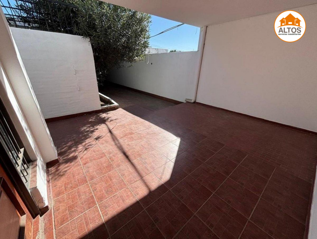 VENTA CASA 3 DORM. COCHERA DOBLE. BARRIO MAIPU