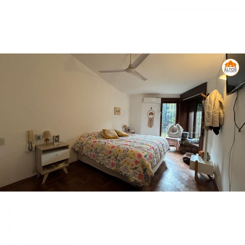 IMPONENTE CASA A LA VENTA. 3 DORM - 4 BAÑOS - COCHERA DOBLE - PILETA - QUINCHO. B° CERRO DE LAS ROSAS