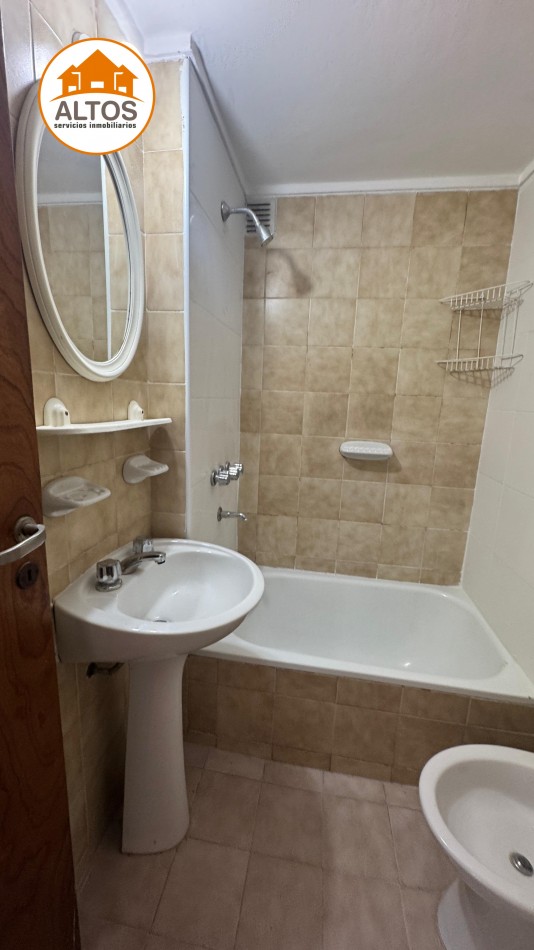 ALQUILO DPTO 1 DORM. BALCON. INTERNO. PISO 5. CASEROS 914 - BARRIO ALBERDI