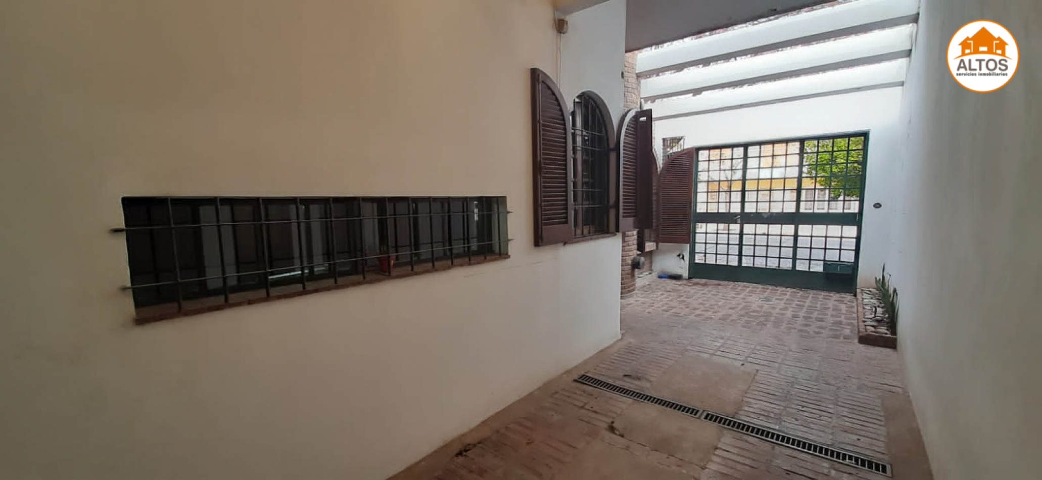 CASA 2 DORM. COCHERA. PATIO. SOBRE AV PATRIA AL 54. Bo ALTO GENERAL PAZ. CORDOBA. ESCRITURA