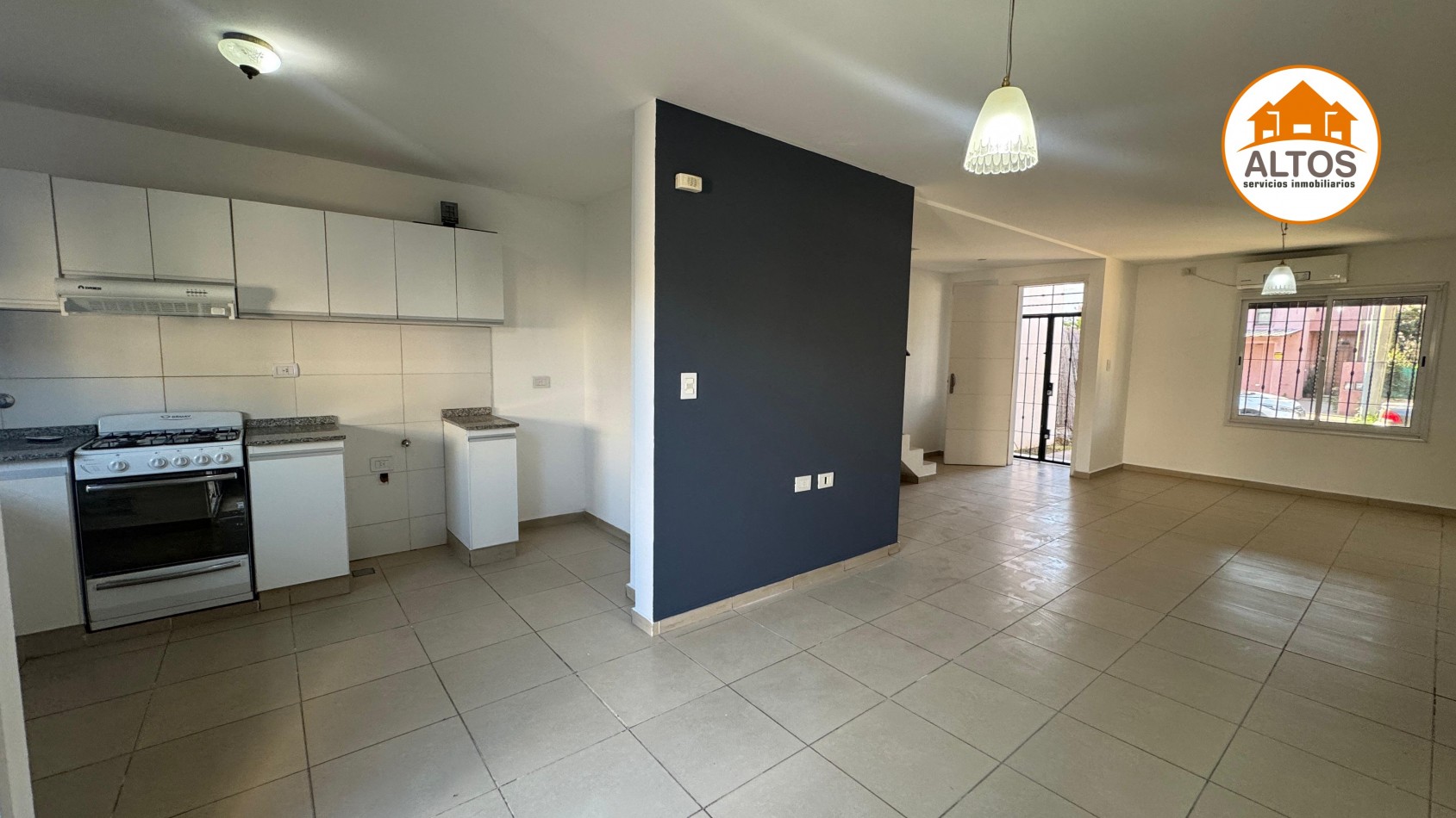 ALQ. DUPLEX CATEGORIA 3 DORM. PATIO. COCHERA. B° JARDINES DEL VALLE. NUEVO URCA. 