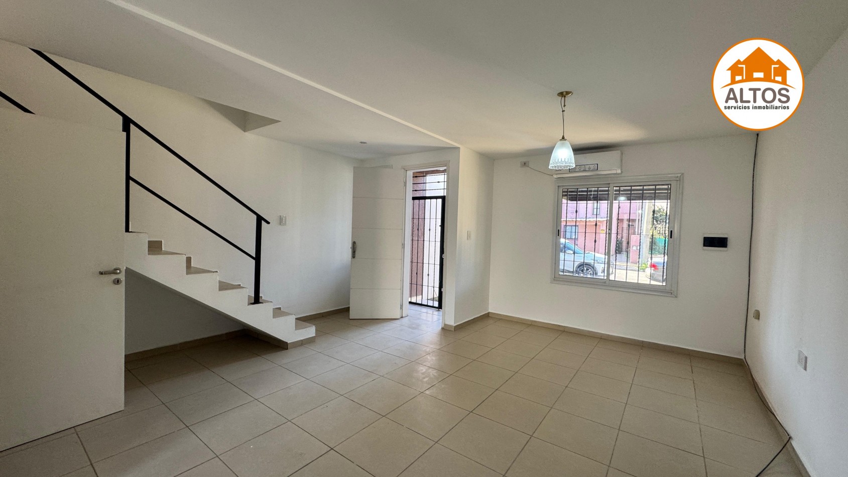 ALQ. DUPLEX CATEGORIA 3 DORM. PATIO. COCHERA. B° JARDINES DEL VALLE. NUEVO URCA. 