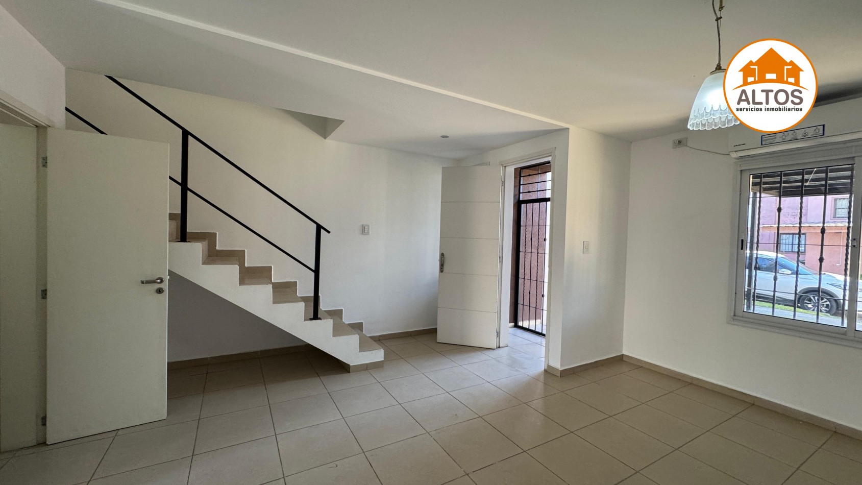 ALQ. DUPLEX CATEGORIA 3 DORM. PATIO. COCHERA. B° JARDINES DEL VALLE. NUEVO URCA. 