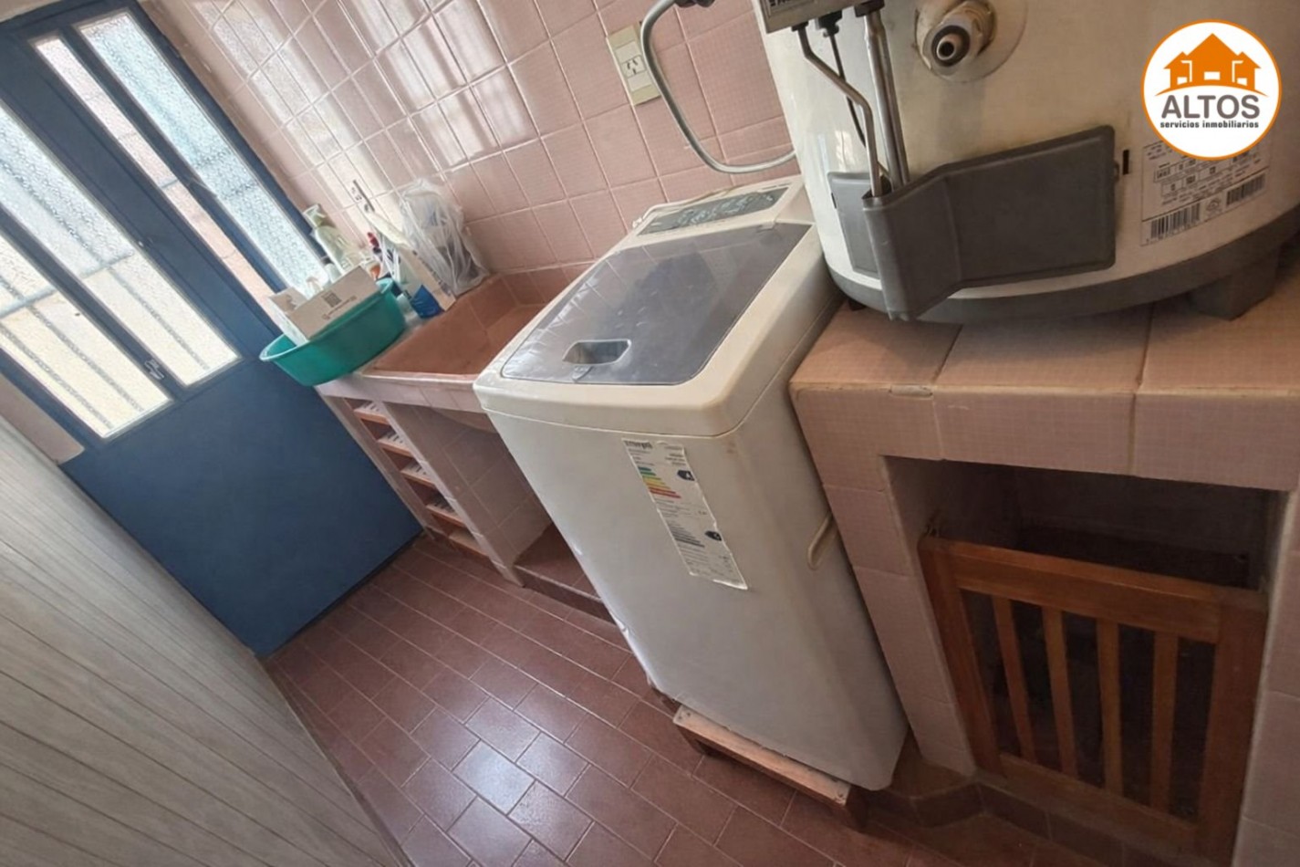 CASA 4 DORM. - 2BÑOS - COCHERA DOBLE - RESIDENCIAL SAN CARLOS - ZONA SUR CORDOBA.