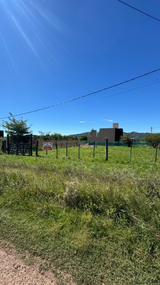 POTRERO DE GARAY-CORDOBA-ESCRITURA. TERRENO 600 M2 ESQ. AGUA.LUZ