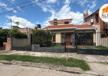 CASA 4 DORM. - 2BÑOS - COCHERA DOBLE - RESIDENCIAL SAN CARLOS - ZONA SUR CORDOBA.